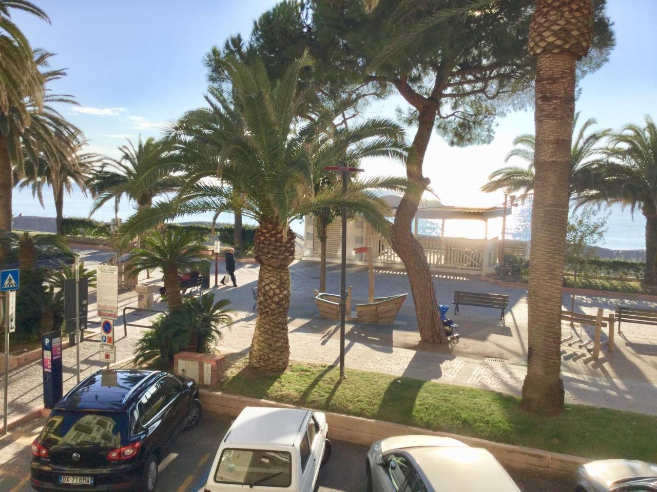 La Villetta Appartamenti Per Vacanze Finale Ligure Luaran gambar