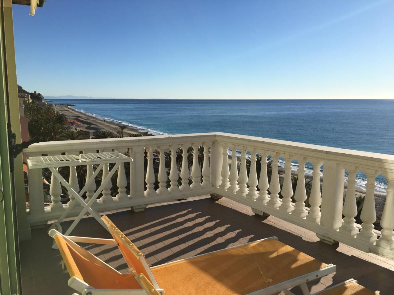 La Villetta Appartamenti Per Vacanze Finale Ligure Luaran gambar